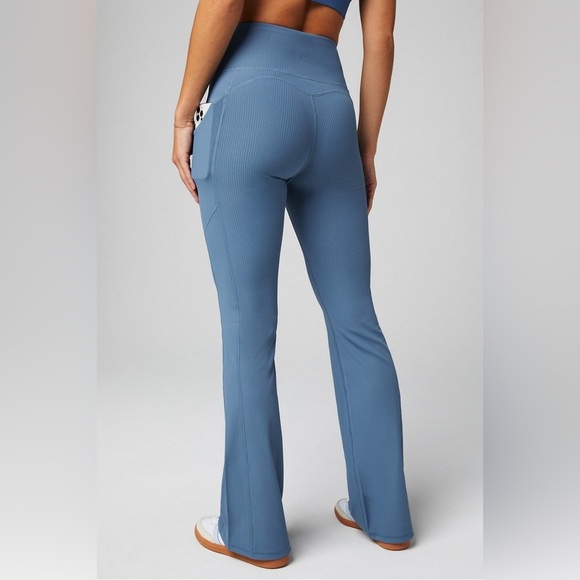 Fabletics Oasis Rib Crossover Kick Flare Sz medium - Picture 3 of 6